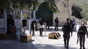 القيادة الفلسطينية ترفض أي إجراءات أمنية لإسرائيل بالمسجد الأقصى